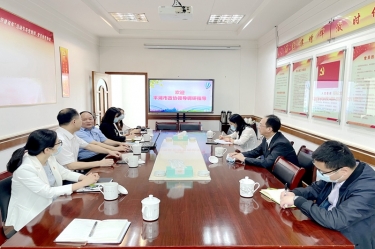 平湖市政协主席何健莅临世俱杯app官方入口纸业全资子公司平湖景包调研走访