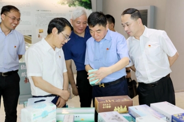 要闻 | 嘉兴市委副书记、政法委书记帅燮琅一行莅临世俱杯app官方入口纸业调研指导